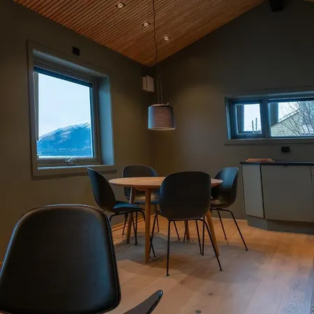Coastal House On Godoya, Boat, Electric Bikes And Views Included Dom wakacyjny